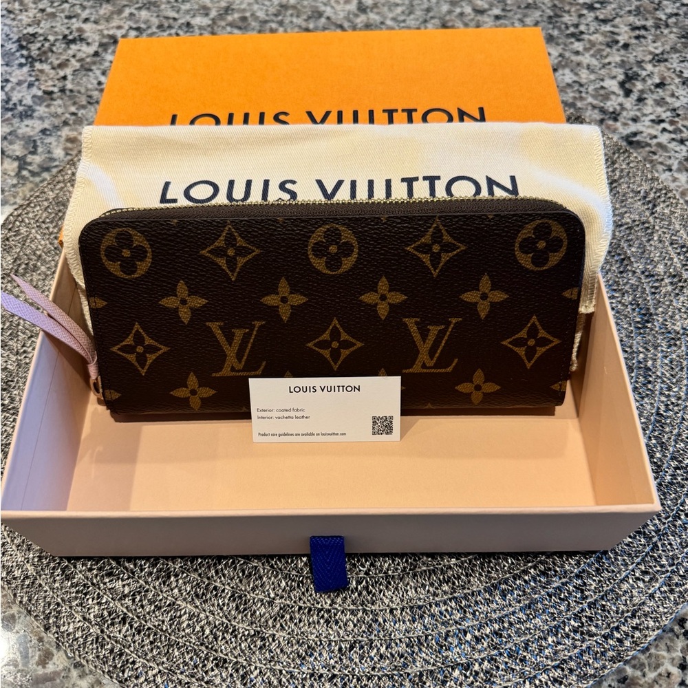 Louis Vuitton Monogram Wallet -Pink interior